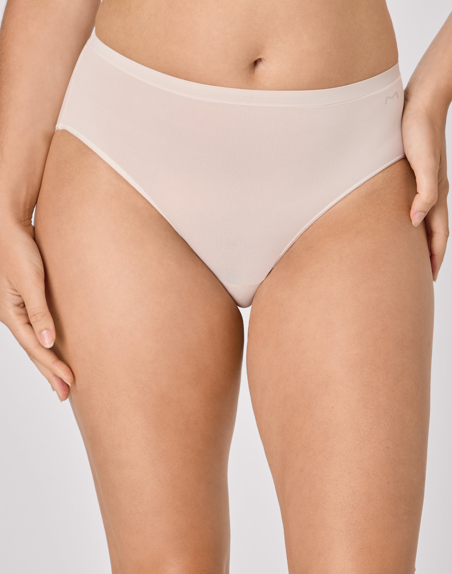 Women's Maidenform High-Rise Brief Underwear Panties DMEDMB, Size: Medium, Beige Bisque Women's Maidenform High-Rise Brief Underwear Panties DMEDMB, Size: Medium, Beige Bisque